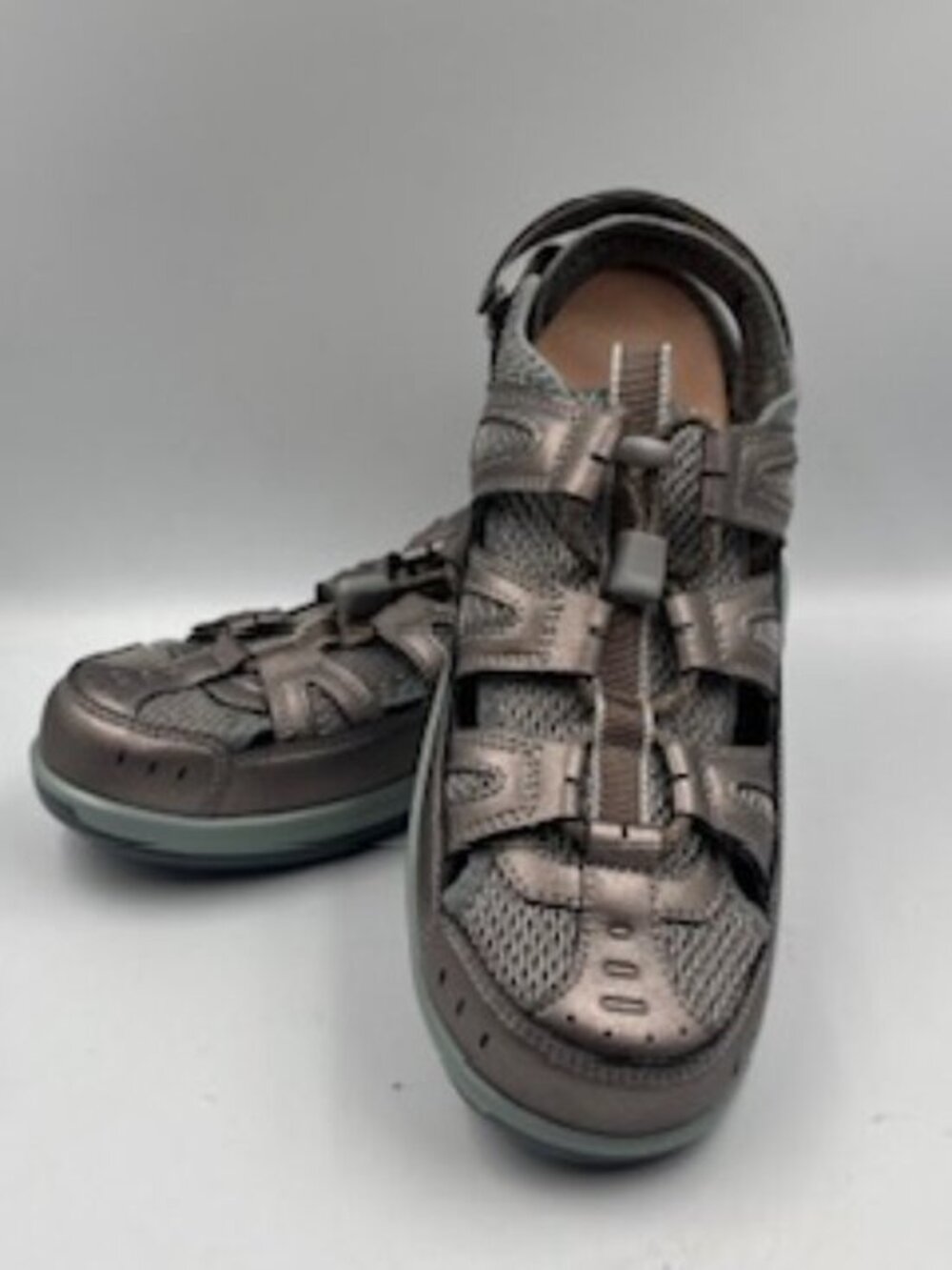 NEW Orthofeet women’s Verona Closed-Toe Fisherman Sandals size 9.5 wide NIB
